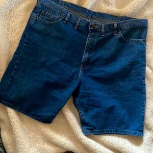 New Mens Wrangler Relaxed Fit Denim Jean Shorts Medium Wash Size 46.